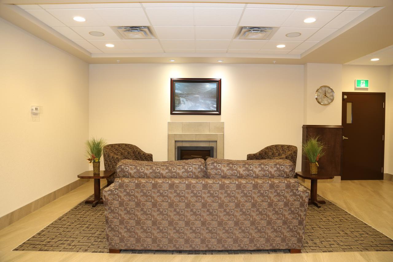 Prairie Moon Inn & Suites Macklin Luaran gambar