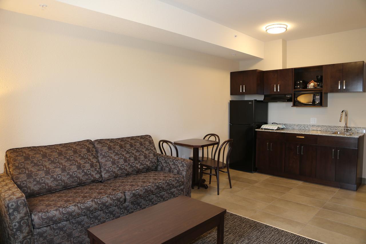 Prairie Moon Inn & Suites Macklin Luaran gambar